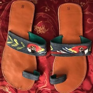 Women’s toe in sandals